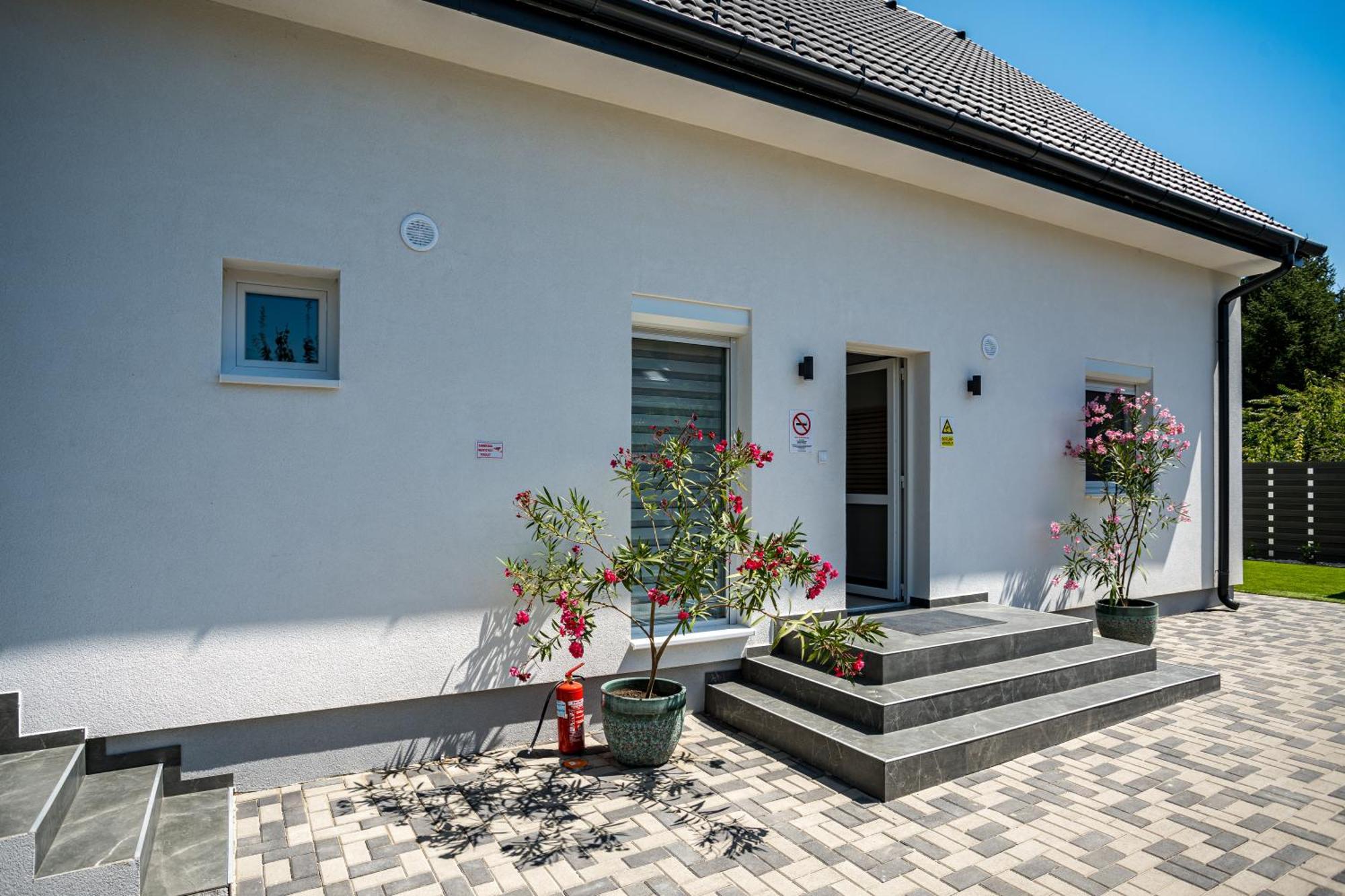 Balatonic Lime Apartmanhaz Шіофок Екстер'єр фото